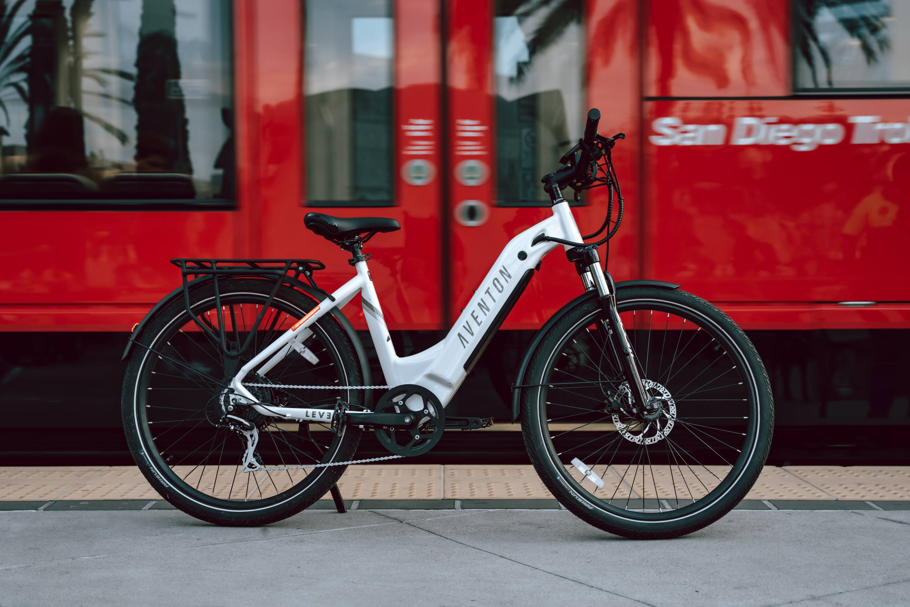 Aventon vs. Rad Power Bikes: Comparing Aventon Level.2 to Rad Power RadCity 5 Plus